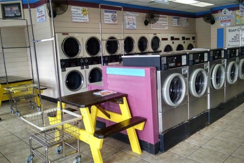 Commercial property in Deltona, Florida 148.64 sq.m. № 2376617
