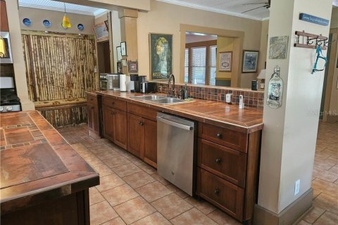 Casa en venta en Crystal River, Florida, 4 dormitorios, 277.87 m2 № 1744561 - foto 11
