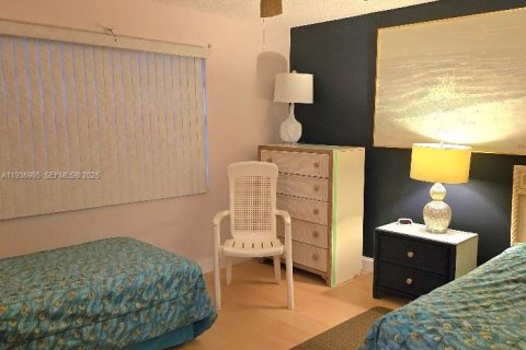 Condo in Dania Beach, Florida, 2 bedrooms  № 1994073 - photo 16