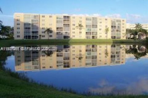 Condo in Dania Beach, Florida, 2 bedrooms  № 1994073 - photo 19