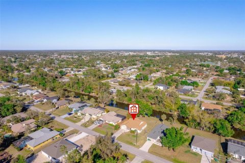Villa ou maison à vendre à Port Charlotte, Floride: 3 chambres, 160.91 m2 № 2197081 - photo 5
