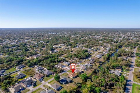 Villa ou maison à vendre à Port Charlotte, Floride: 3 chambres, 160.91 m2 № 2197081 - photo 11