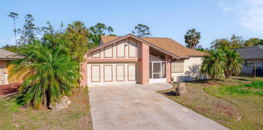 Villa ou maison à Port Charlotte, Floride 3 chambres, 160.91 m2 № 2197081