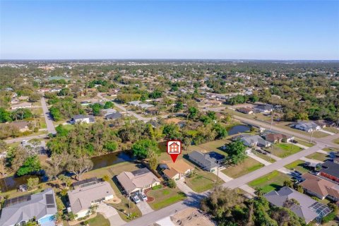 Villa ou maison à vendre à Port Charlotte, Floride: 3 chambres, 160.91 m2 № 2197081 - photo 4