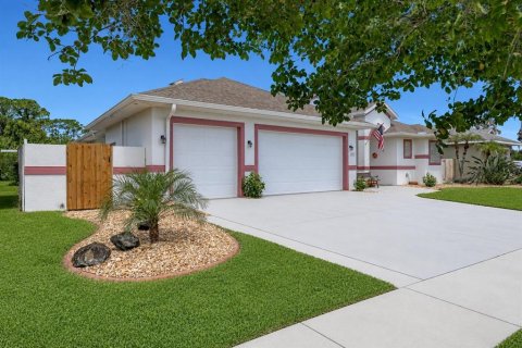 Casa en venta en Titusville, Florida, 3 dormitorios, 197.32 m2 № 2221003 - foto 2