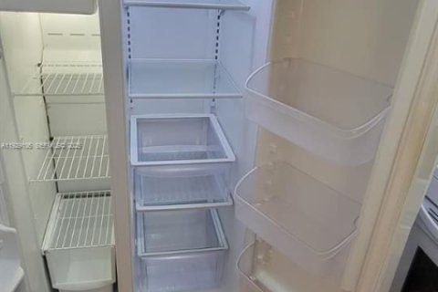 Casa en alquiler en Sweetwater, Florida, 3 dormitorios, 104.79 m2 № 1987463 - foto 9