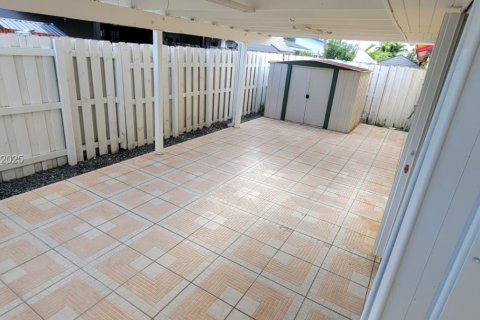 Casa en alquiler en Sweetwater, Florida, 3 dormitorios, 104.79 m2 № 1987463 - foto 29