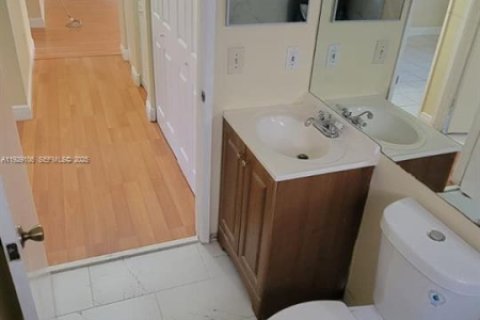 Casa en alquiler en Sweetwater, Florida, 3 dormitorios, 104.79 m2 № 1987463 - foto 24