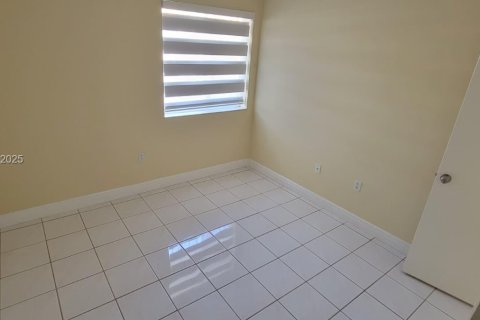 Casa en alquiler en Sweetwater, Florida, 3 dormitorios, 104.79 m2 № 1987463 - foto 21