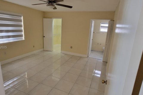 Casa en alquiler en Sweetwater, Florida, 3 dormitorios, 104.79 m2 № 1987463 - foto 23