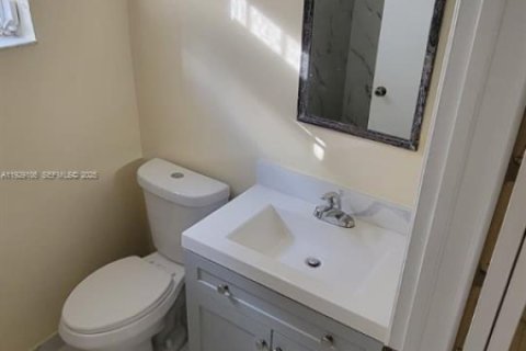 Casa en alquiler en Sweetwater, Florida, 3 dormitorios, 104.79 m2 № 1987463 - foto 19