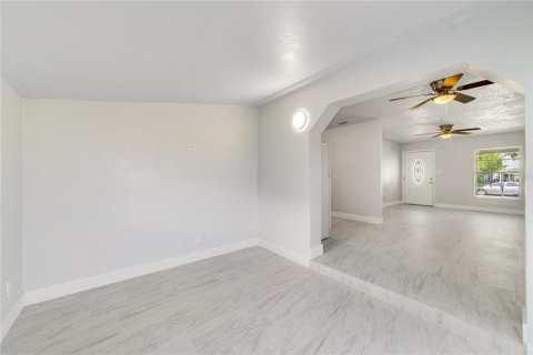 House in Orlando, Florida 3 bedrooms, 96.62 sq.m. № 1883923 - photo 11