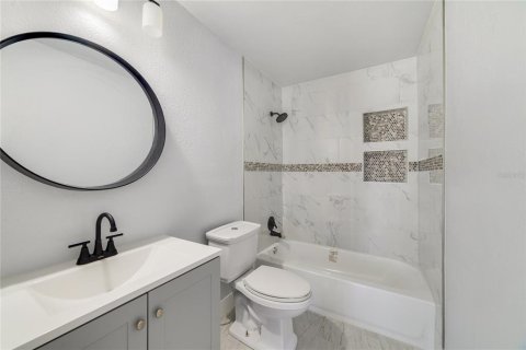 House in Orlando, Florida 3 bedrooms, 96.62 sq.m. № 1883923 - photo 19