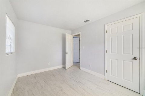 House in Orlando, Florida 3 bedrooms, 96.62 sq.m. № 1883923 - photo 13