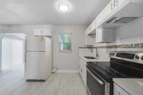 House in Orlando, Florida 3 bedrooms, 96.62 sq.m. № 1883923 - photo 5