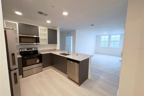 Copropriété à louer à Orlando, Floride: 2 chambres, 95.04 m2 № 2414896 - photo 2