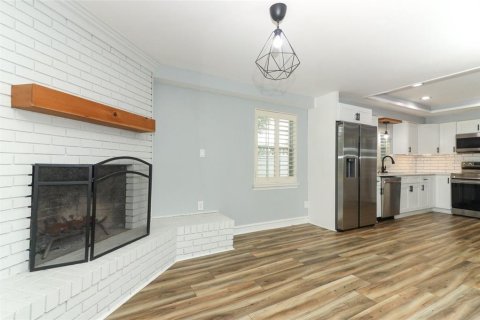 Casa en venta en Altamonte Springs, Florida, 4 dormitorios, 195.84 m2 № 1625448 - foto 10