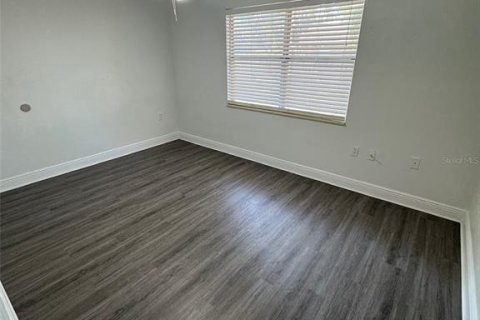Townhouse in Leesburg, Florida 2 bedrooms, 87.14 sq.m. № 2210742 - photo 10