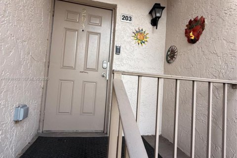 Condominio en venta en Margate, Florida, 2 dormitorios, 92.9 m2 № 2050953 - foto 3