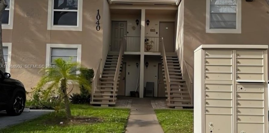 Condominio en Margate, Florida, 2 dormitorios  № 2050953
