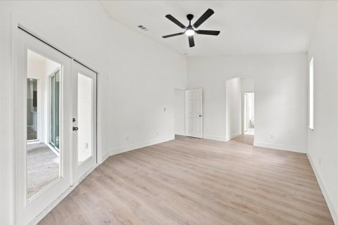 House in Port St. Lucie, Florida 5 bedrooms, 235.51 sq.m. № 2352727 - photo 19