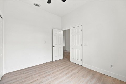 House in Port St. Lucie, Florida 5 bedrooms, 235.51 sq.m. № 2352727 - photo 30