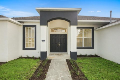 House in Port St. Lucie, Florida 5 bedrooms, 235.51 sq.m. № 2352727 - photo 7