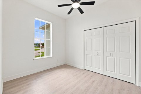 House in Port St. Lucie, Florida 5 bedrooms, 235.51 sq.m. № 2352727 - photo 29