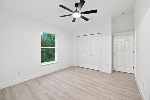 House in Port St. Lucie, Florida 5 bedrooms, 235.51 sq.m. № 2352727 - photo 25