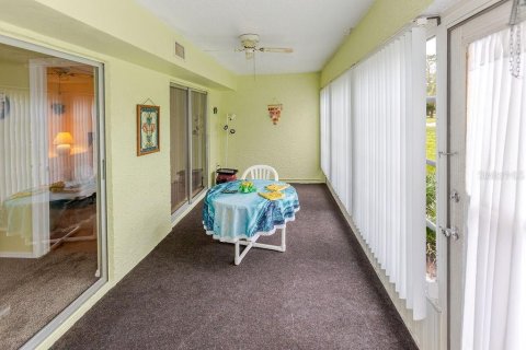 Condominio en venta en Weeki Wachee, Florida, 2 dormitorios, 99.41 m2 № 2151892 - foto 25