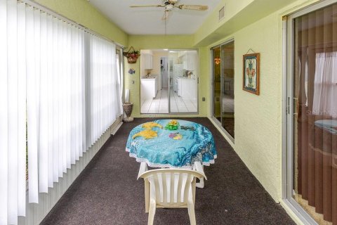 Condominio en venta en Weeki Wachee, Florida, 2 dormitorios, 99.41 m2 № 2151892 - foto 26