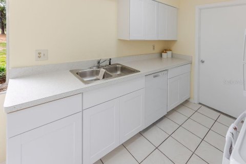 Condominio en venta en Weeki Wachee, Florida, 2 dormitorios, 99.41 m2 № 2151892 - foto 19