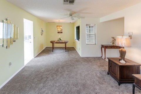 Condominio en venta en Weeki Wachee, Florida, 2 dormitorios, 99.41 m2 № 2151892 - foto 12