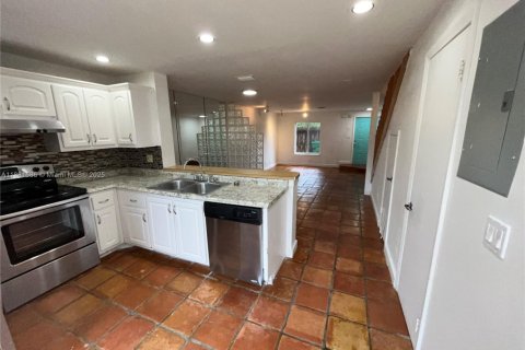 Townhouse in Davie, Florida 2 bedrooms, 112.97 sq.m. № 1925454 - photo 16