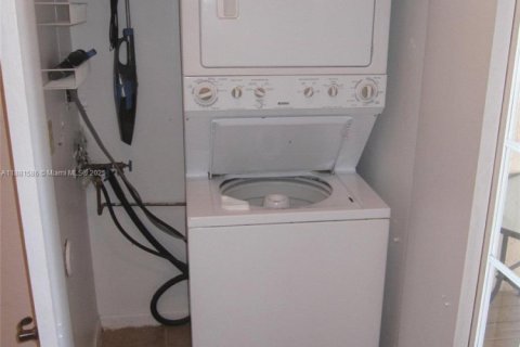 Adosado en alquiler en Davie, Florida, 2 dormitorios, 112.97 m2 № 1925454 - foto 8