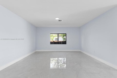 Casa en venta en Cutler Bay, Florida, 4 dormitorios, 194.63 m2 № 1936539 - foto 11