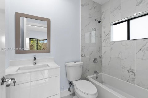Casa en venta en Cutler Bay, Florida, 4 dormitorios, 194.63 m2 № 1936539 - foto 24