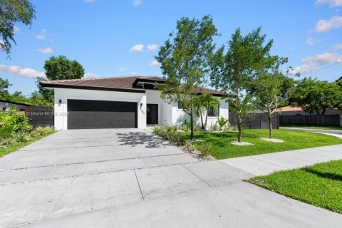 Casa en venta en Cutler Bay, Florida, 4 dormitorios, 194.63 m2 № 1936539 - foto 2