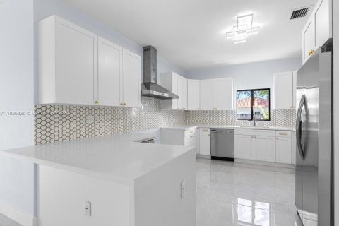 Casa en venta en Cutler Bay, Florida, 4 dormitorios, 194.63 m2 № 1936539 - foto 16