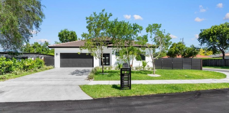 Casa en Cutler Bay, Florida 4 dormitorios, 194.63 m2 № 1936539