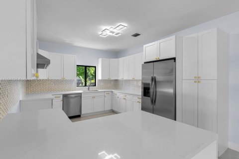 Casa en venta en Cutler Bay, Florida, 4 dormitorios, 194.63 m2 № 1936539 - foto 17