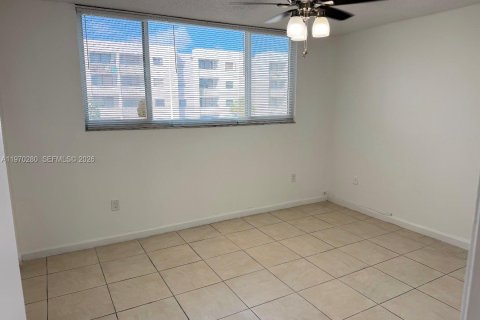 Condominio en venta en Miami, Florida, 1 dormitorio, 66.89 m2 № 2031157 - foto 11