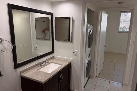 Condominio en venta en Miami, Florida, 1 dormitorio, 66.89 m2 № 2031157 - foto 10