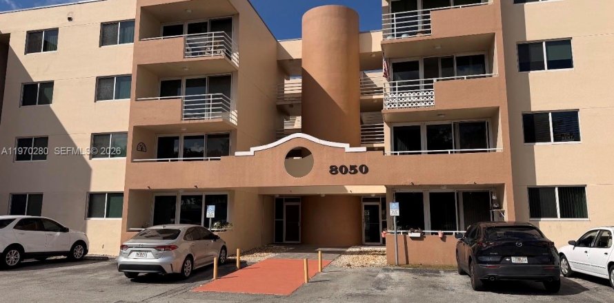 Condominio en Miami, Florida, 1 dormitorio  № 2031157