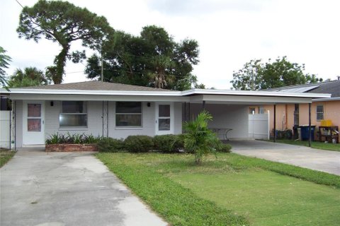 Commercial property in Clearwater, Florida 144.46 sq.m. № 1359332 - photo 1