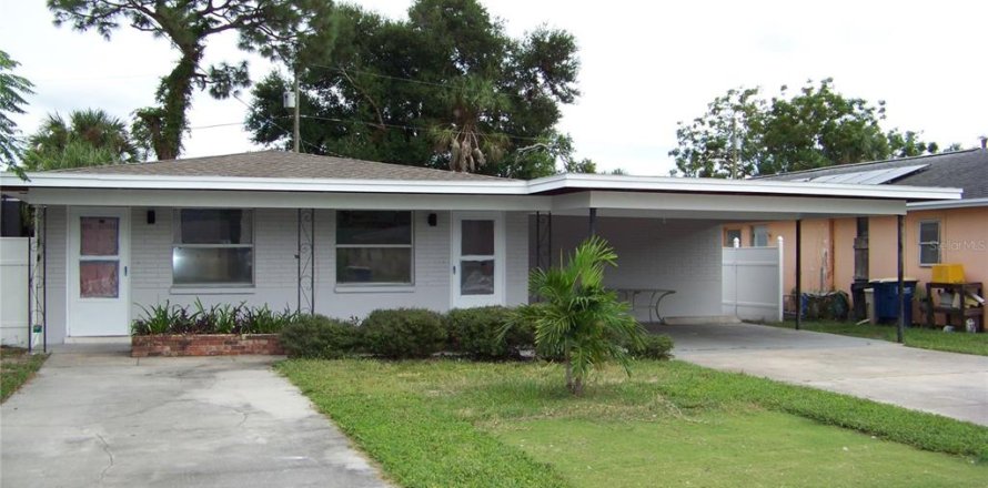 Commercial property in Clearwater, Florida 144.46 sq.m. № 1359332