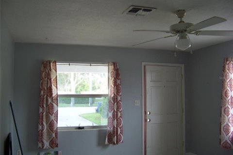 Commercial property in Clearwater, Florida 144.46 sq.m. № 1359332 - photo 3