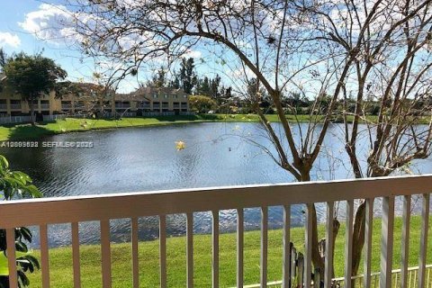Copropriété à louer à Fort Lauderdale, Floride: 1 chambre, 65.22 m2 № 2154108 - photo 10