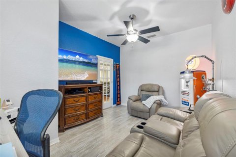 House in Plant City, Florida 3 bedrooms, 190.36 sq.m. № 1885215 - photo 7