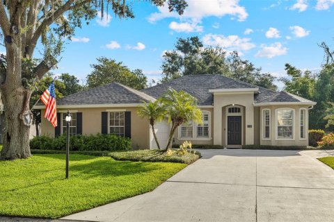 House in Plant City, Florida 3 bedrooms, 190.36 sq.m. № 1885215 - photo 3